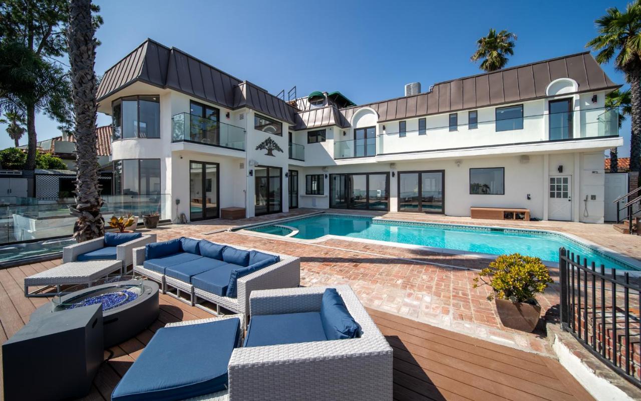 Le Chateau Los Angeles Exterior photo