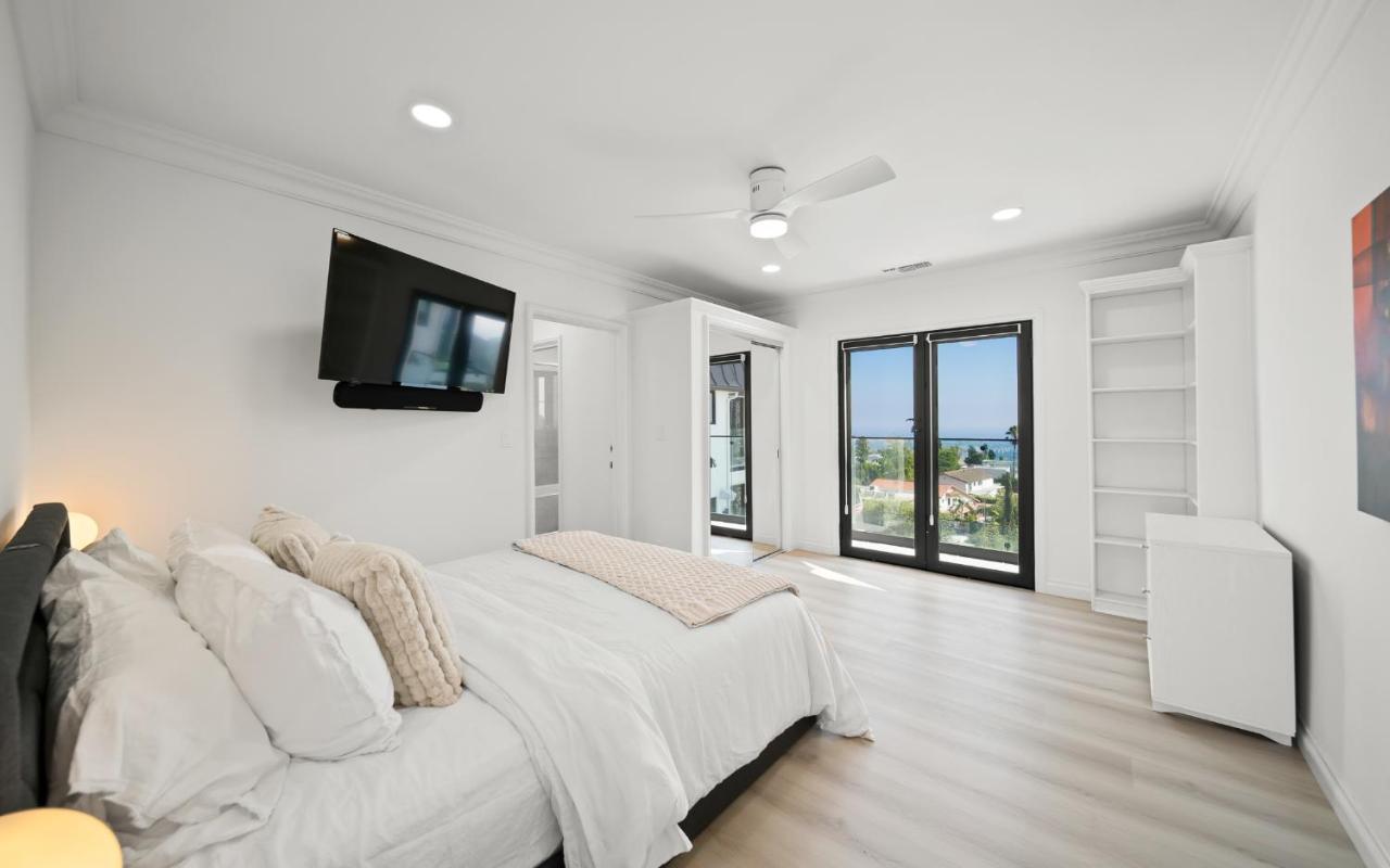 Le Chateau Los Angeles Exterior photo